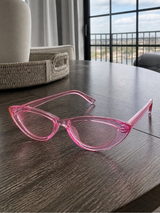 Accessories - Pink Cat Eye Sunglasses